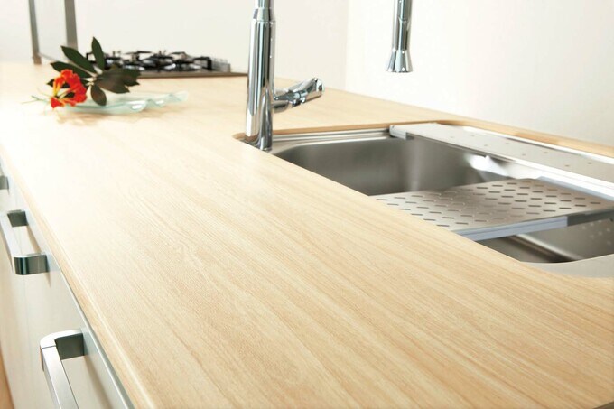 ワークトップは指紋レスメラミン化粧板「セルサス」