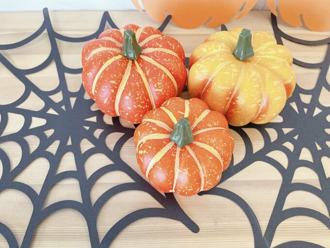 ダイカットマットとかぼちゃの置物