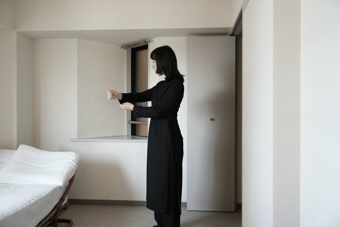 アオザイを着る女性