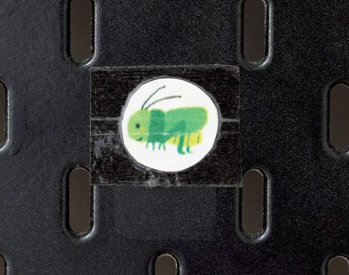 保育園のマークを引き出しに貼った様子