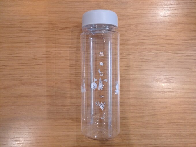100均でも買えるプラスチック製の透明ボトル