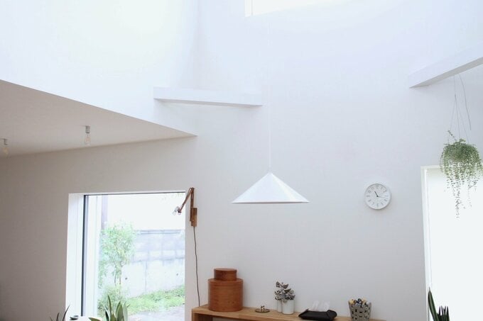 白を基調としたシンプルな空間