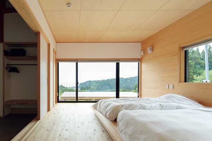 ベッドの中から雄大な景色が眺められる