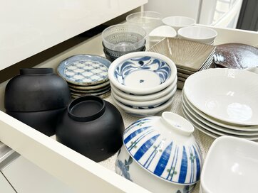「片づいている家」の住人が手放してよかったもの3つ。来客用のお茶碗はなくても問題なし：5月に読みたい記事