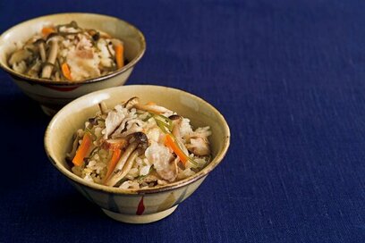 シメジと豚バラのうま味がたっぷり！沖縄風炊き込みご飯