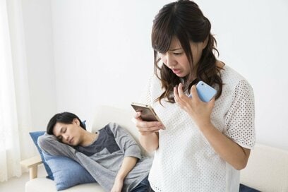 妻が夫にイラッとした瞬間！異性、金銭トラブルの記憶はいつまでも消えない!?