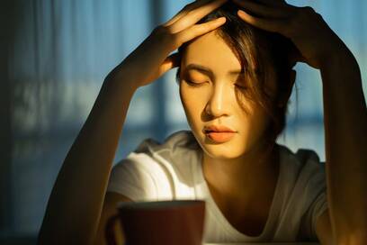 40代夫婦ふたりきり、激務の夫にあたってしまう…孤独から抜け出すには