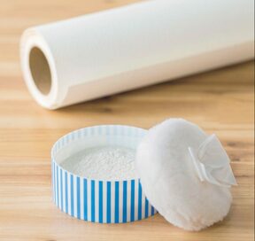 壁紙の補修はのりとベビーパウダーで！継ぎ目も美しいセルフメンテ術