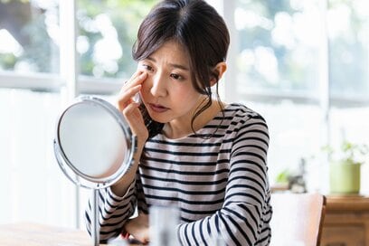 まぶたが重たい。それ、加齢じゃなくて病気かも？
