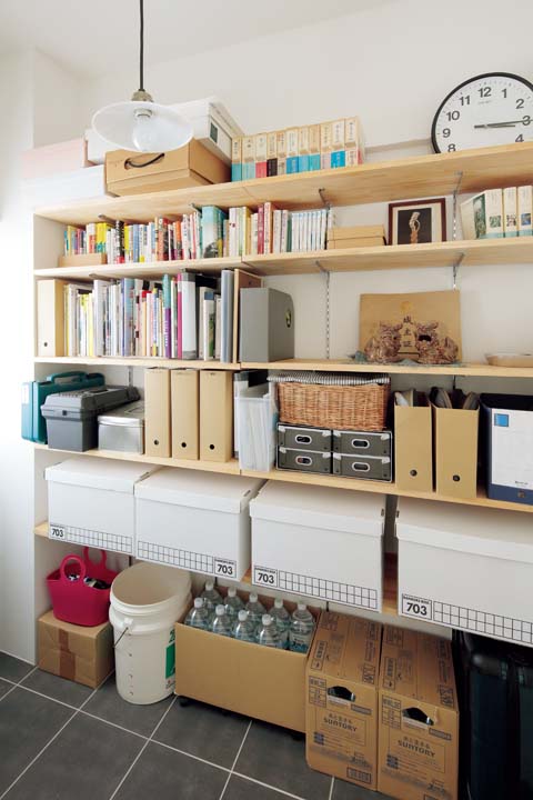 DIYで取り付けたオープン棚