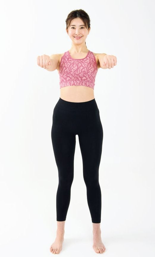 正面女性両腕前