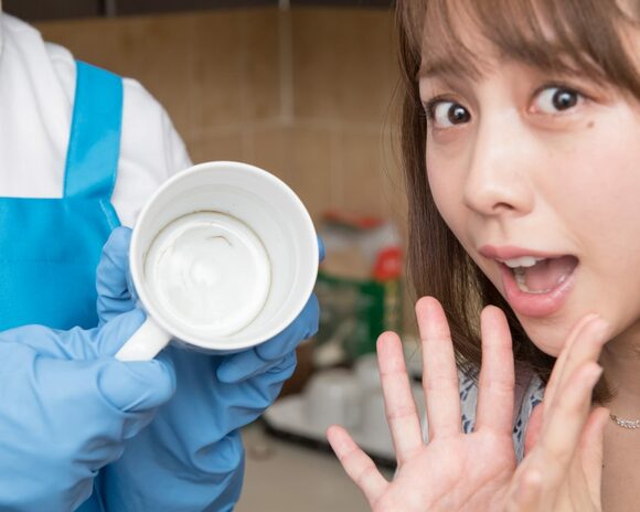マグカップの底のがんこな茶渋が、真っ白に