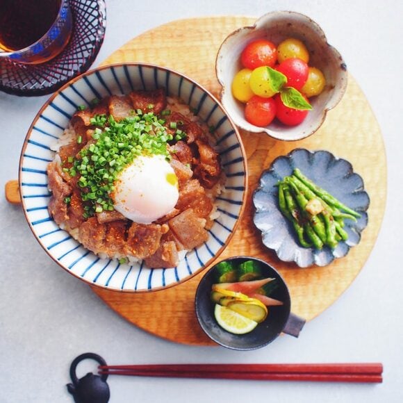 甘辛い牛すじとこんにゃくで、ご飯が進む！