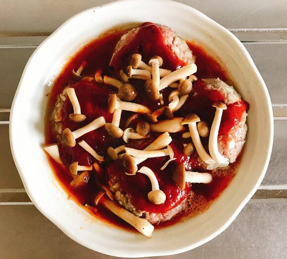 ふんわりラップをかけて、電子レンジ(600W)で5分加熱する