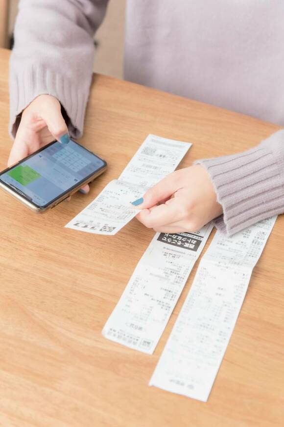 レシートとスマホ