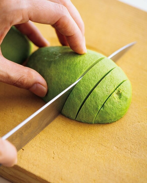 アボカドを切る