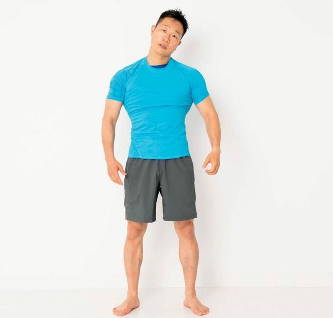 正面首をまげる