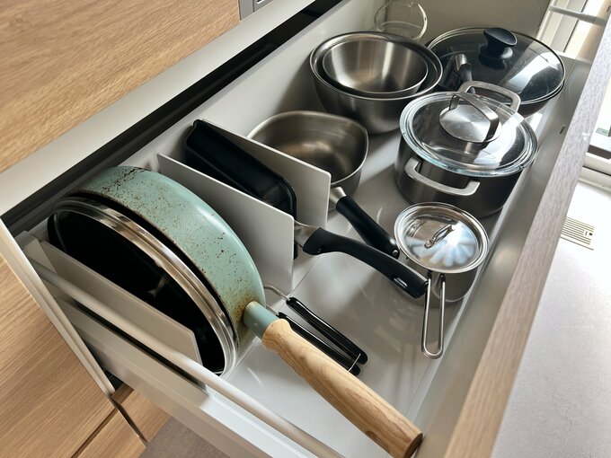 キッチンの調理器具収納