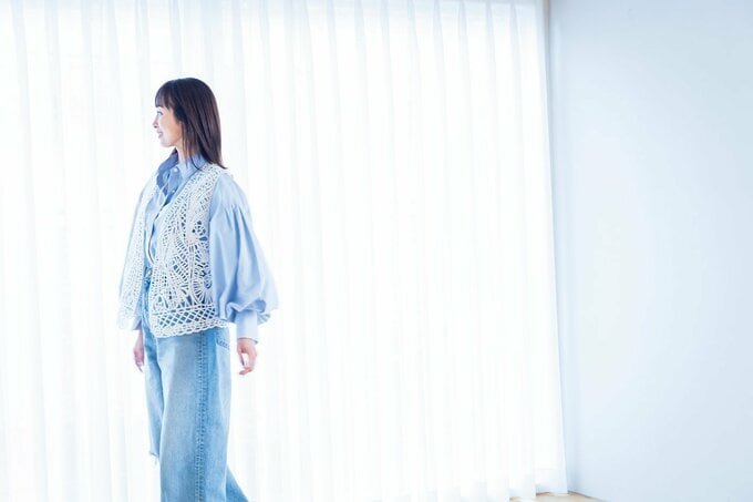 立ち姿がすらりと美しい坂下千里子さん