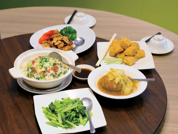 優しい味つけと野菜中心のメニュー