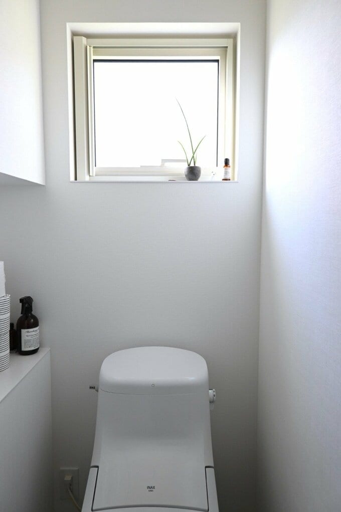 トイレの窓