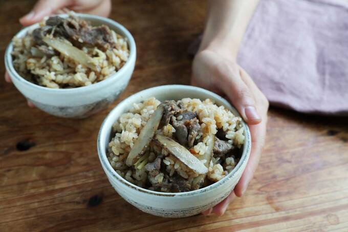 炊飯器でつくる牛ゴボウの炊き込みごはん 材料のうま味がしみしみ Esseonline エッセ オンライン