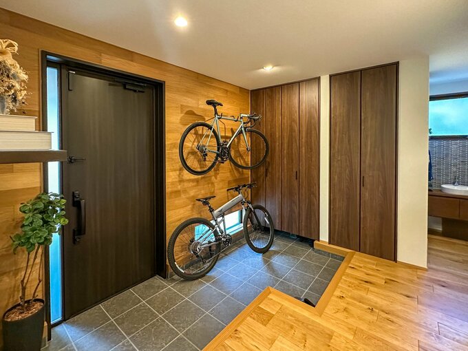 玄関横の収納クローゼット