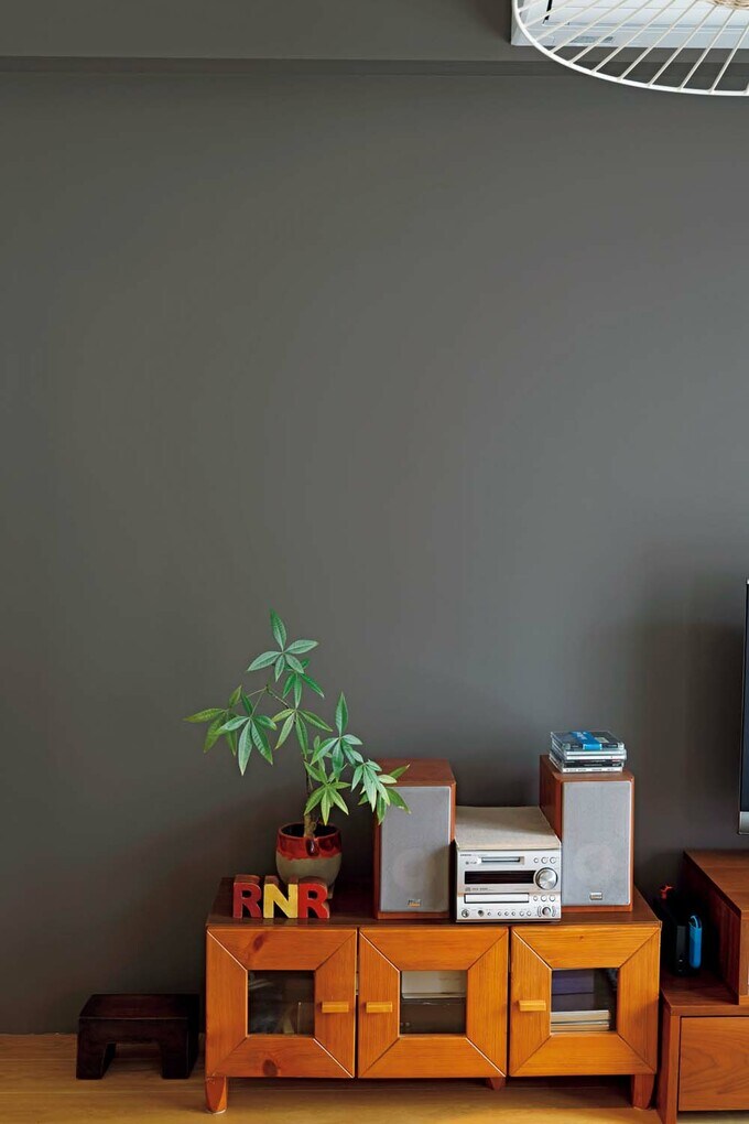 リビングの壁の塗装