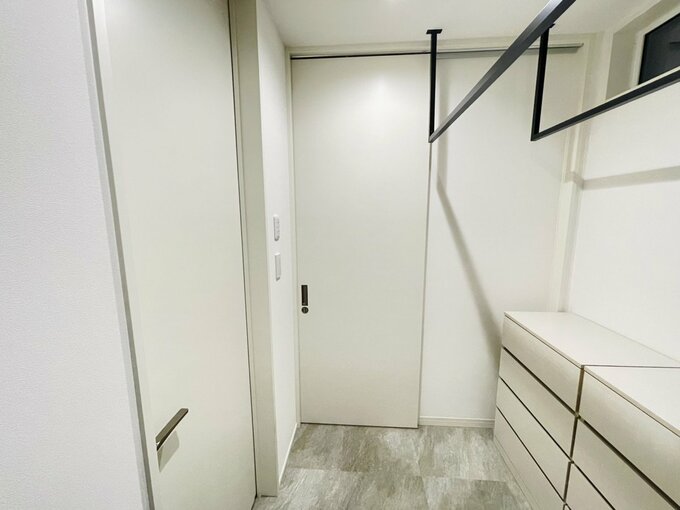 浴室からみたランドリールーム