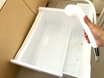 お風呂やゴミ箱・冷蔵庫のガンコな汚れも即スッキリ。簡単「水洗い」掃除術4つ