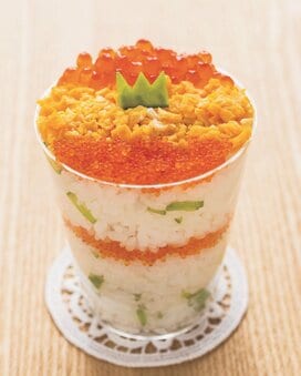 3つの食感が楽しめる！カラフルなカップずしのレシピ