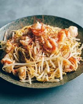 シンプルな材料なのに満足感がすごい。簡単焼きそばレシピ2品