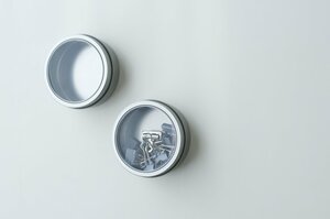 マグネットケースであいた壁面を有効活用