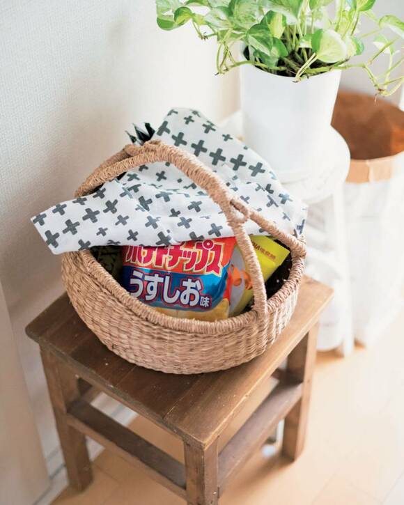 お菓子カゴに