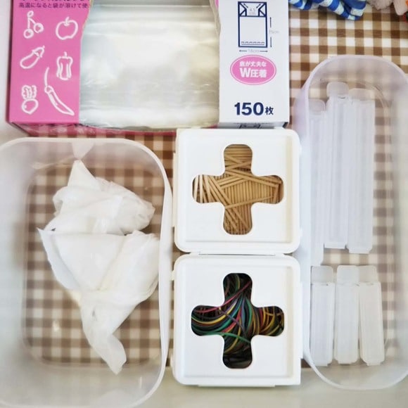 レジ袋やクリップ