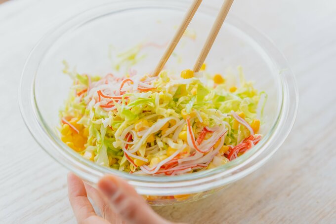 カニカマコーンと混ぜる