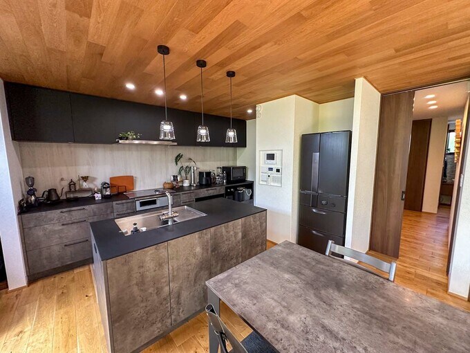 キッチンと冷蔵庫の位置