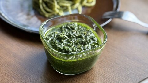 大葉が大変身！ミキサーにかけるだけ「和風ジェノベーゼソース」レシピ。トマトやパスタに