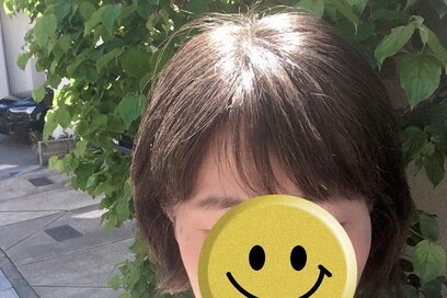 白髪と傷みに悩む50代が「ヘナ染め」を体験。1年やってよかったこと、唯一気になること