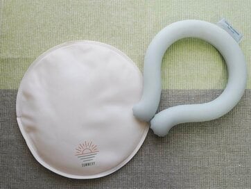 ぬるくなった「クールネックバンド」が復活。3COINS（スリコ）で見つけた専用保冷剤に注目