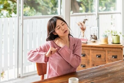 肩こりや頭痛は「ゆがみ」が原因かも？不調が消えるルーティン