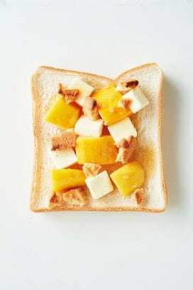 朝から元気になれる絶品トースト３選。材料をのせて焼くだけでボリューム満点
