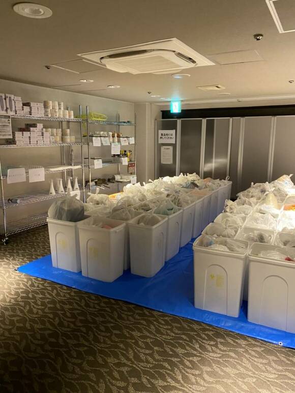 たくさんのゴミ箱