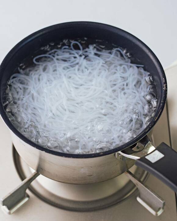 お鍋にしらたき