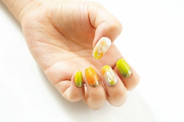 自宅でできる簡単ジェルネイル まずそろえたい道具とやり方のコツ Esseonline エッセ オンライン