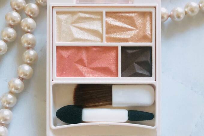 チーク用のブラシもセットに