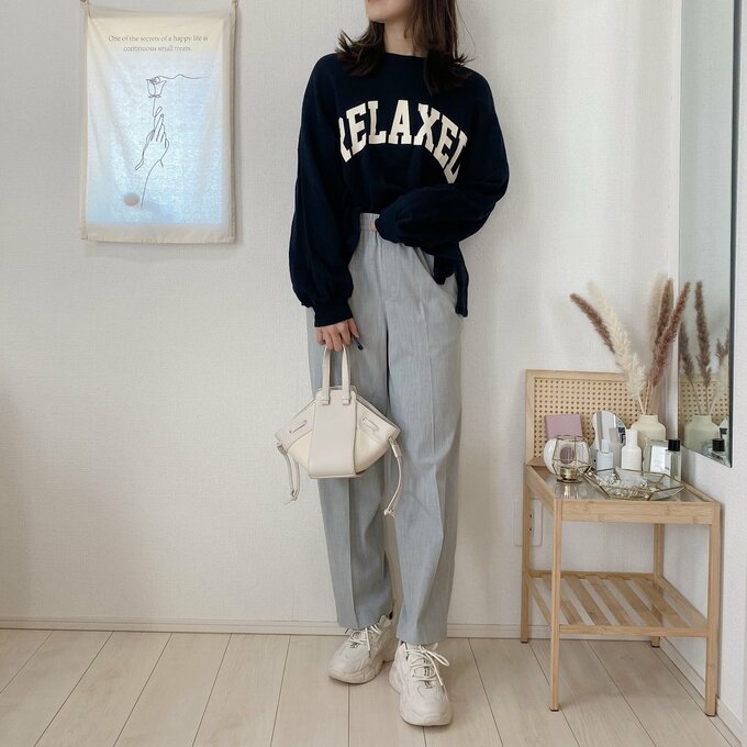 休日のリラックスコーデにも使える