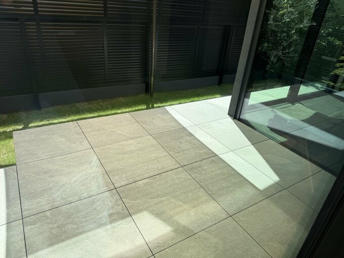 熱くなったテラス