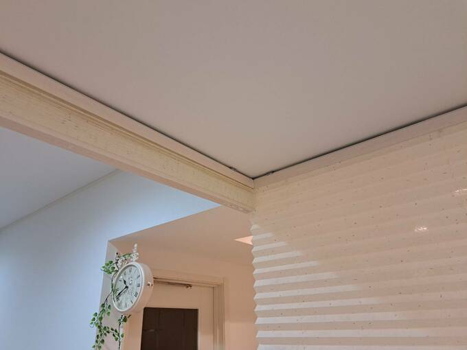 プリーツスクリーンの上部