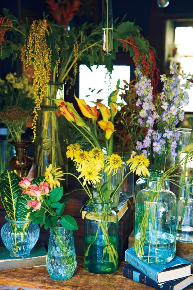 中央の黄色い花はエキナセア